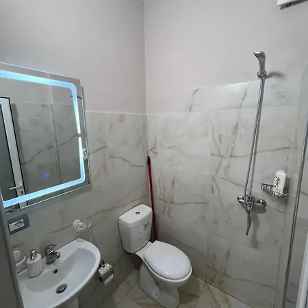 Serene Hotel apartamentowy Wlora